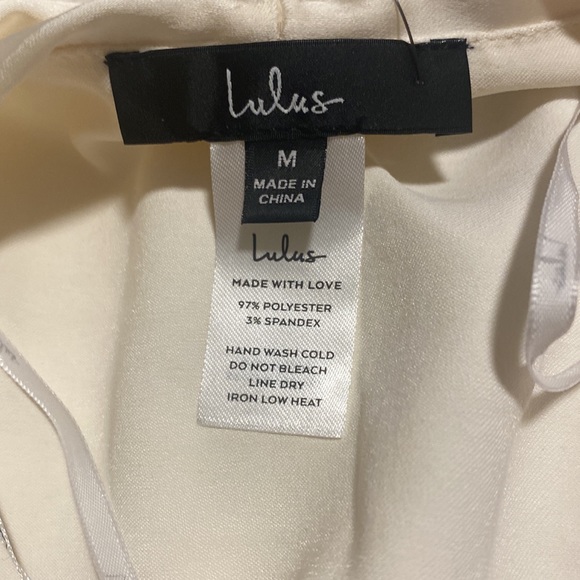 NWT Lulu’s satin puff sleeve tie-front crop top - Picture 6 of 7